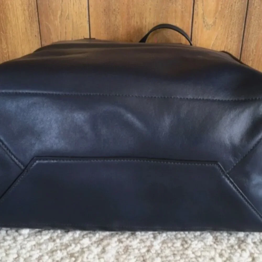 Prada black leather tote w blue interior - Picture 2 of 5